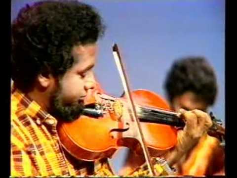 GORON KI NA KALON KI D D Gunasena Gee Anuwaadana Goron Ki Na Kalon Ki