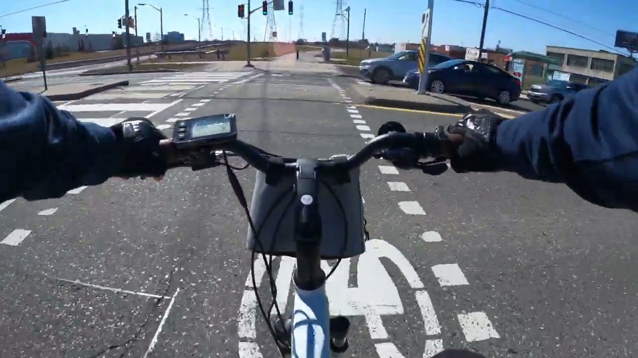 G Ross Lord Park to Yorkgate Mall Bike Route (Finch Hydro Corridor)