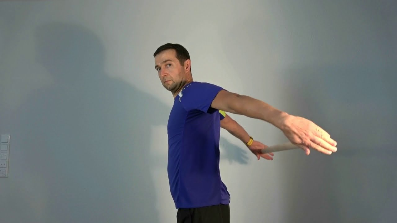 Эффективные упражнения с гимнастической палкой при болях в спине