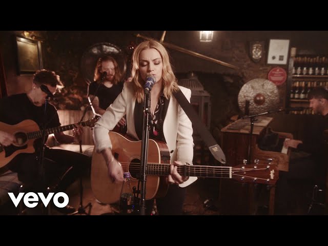 Amy Macdonald - Mr Rock & Roll (Acoustic / Drovers Inn Session) class=