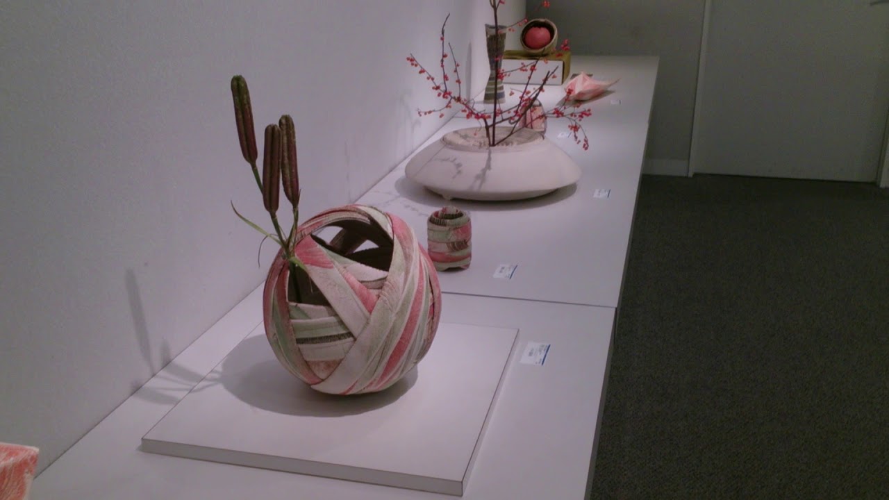 陶芸家 アーグネス・フス 「無限」 花器 フラワーベース 陶器 アート作品 希少 陶芸家 アーグネス・フス 「無限」 花器 フラワーベース 陶器 アート