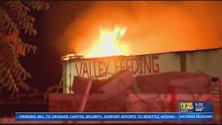Building that housed 2 businesses destroyed in large East Bakersfield fire