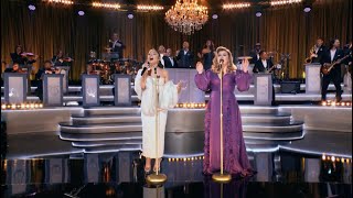 Kelly Clarkson & Ariana Grande - Santa, Can't You Hear Me (from When Christmas Comes Around on NBC) Resimi