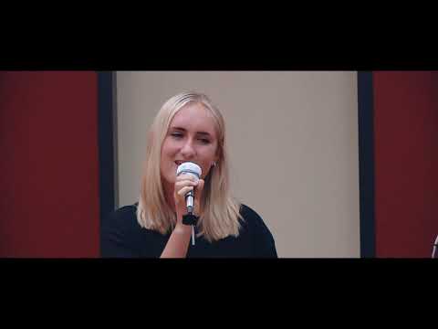 Svenja - Dramaqueen (Interpretiert von Elena)