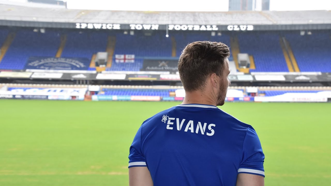 LEE EVANS' FIRST INTERVIEW AT TOWN - YouTube