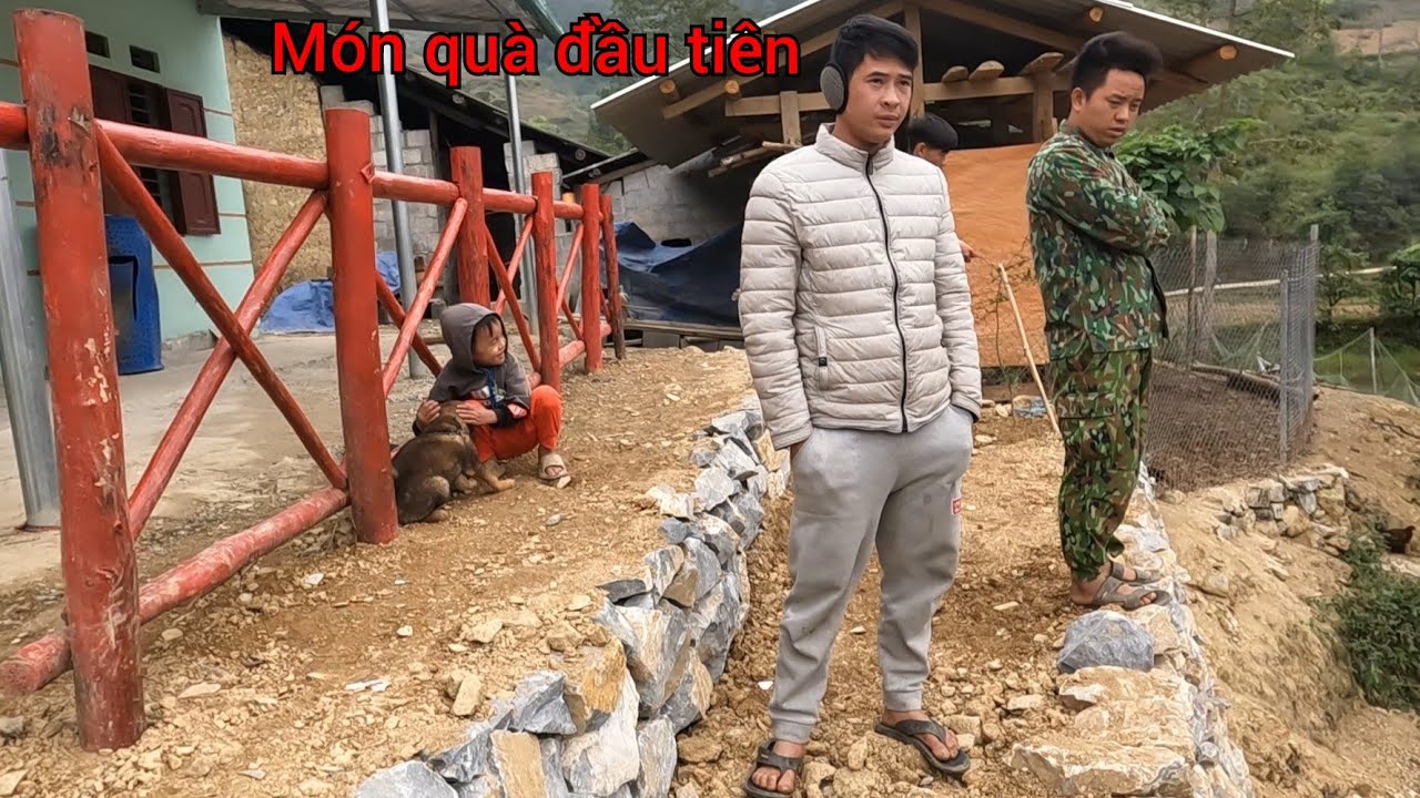 Em Chứ lần đầu được làm việc này cho A Thành anh trai Sính Thọt - YouTube