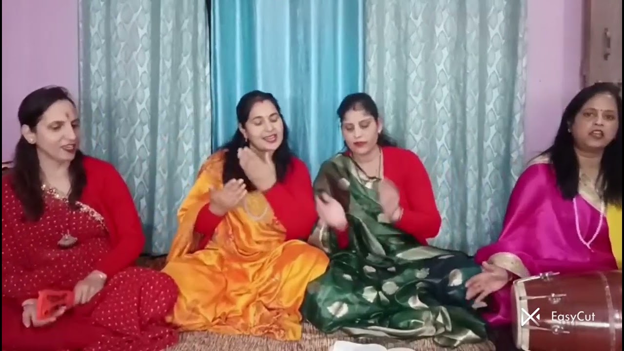 रंग बिरंगे रंगों के साथ होली कीशुरुआत ❤️ अरे किसने उड़ाया गुलाल कि लाल हुई सारी नगरी ❤️