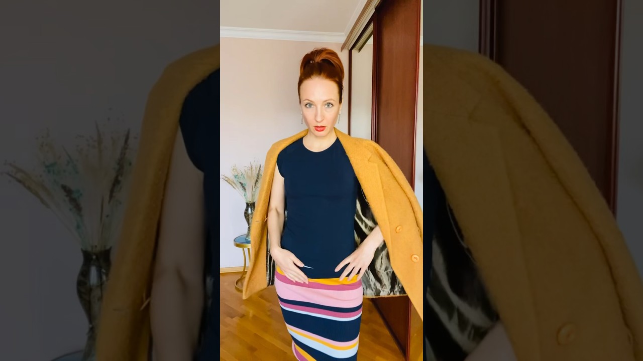 Сочетание цветов в одежде - синий и горчичный #мода #стиль