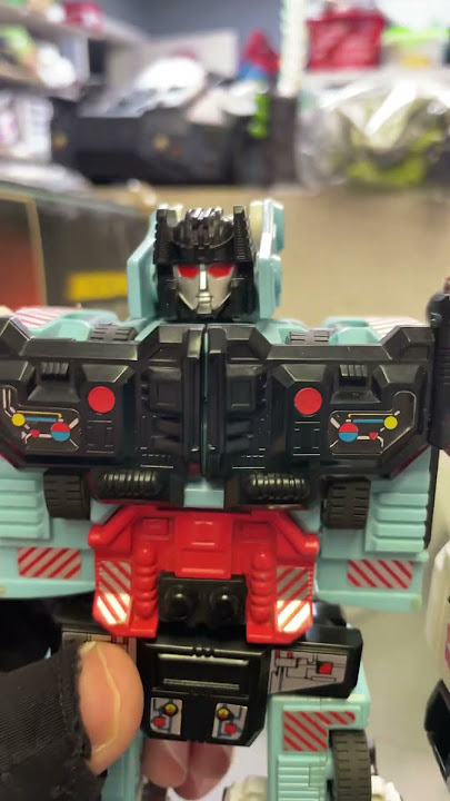 Defensor!!! #transformers #backintimecomicsandtoys