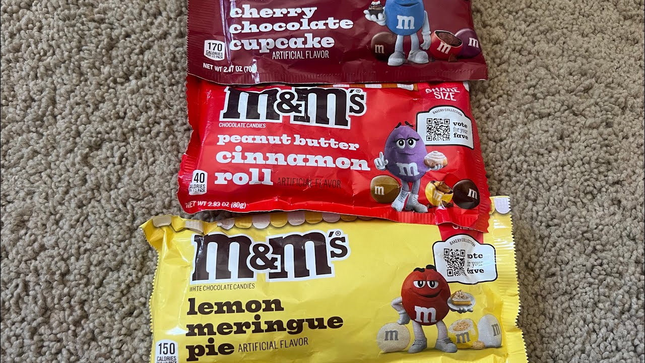 Обзор булочки с корицей и арахисовым маслом от M&M’s, шоколадно-вишневого кекса и лимонного пирог...
