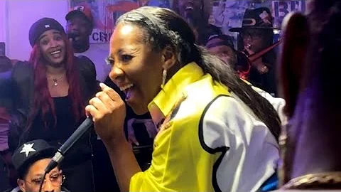 Le'Andria Johnson "Walk Around Heaven" by Patti La...