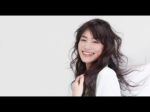 Miki Imai - 雨にキッスの花束を(Ame ni kissu no hanataba wo) [Sub. Español]