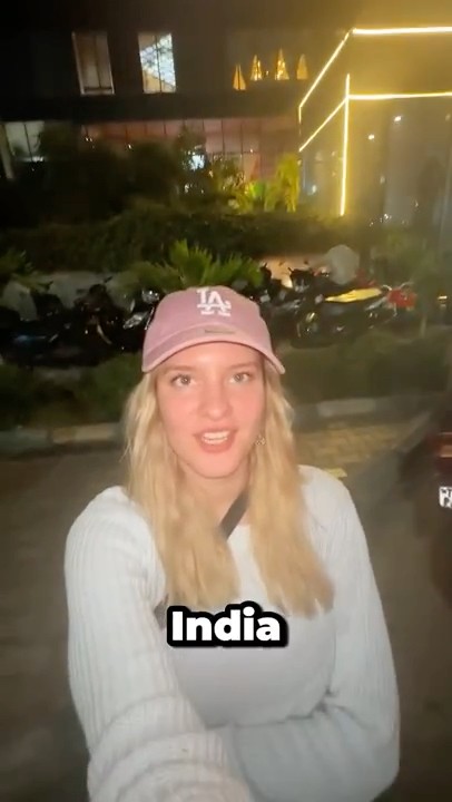 Download lagu Indian Valet Parking