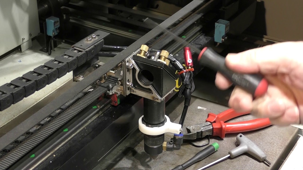 RDWorks Learning Lab 179 Fitting the Cloudray C series Adjustable Head Bracket