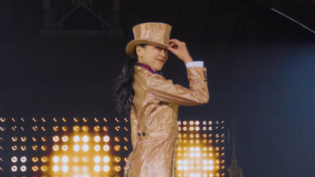 浅田真央 BEYOND トレーナー M フィギュア】浅田真央さん座長の