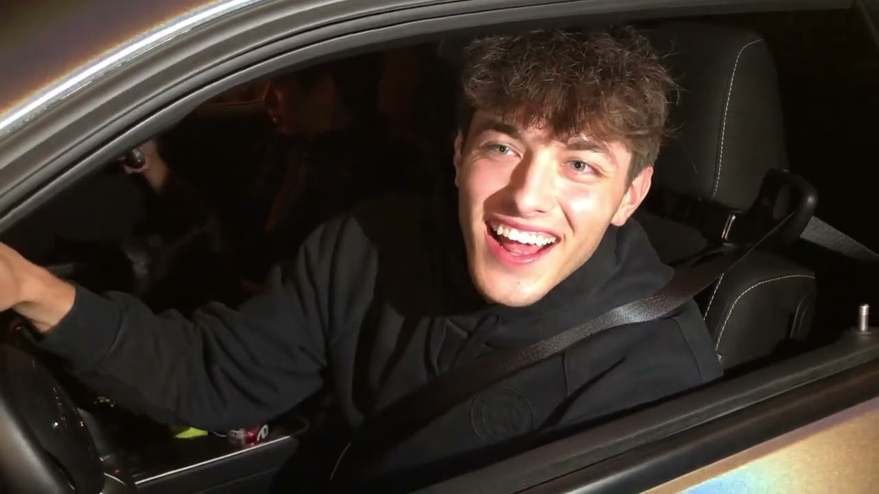 Griffin Johnson Reacts To Dixie D'Amelio Being At the Same Place YouTube