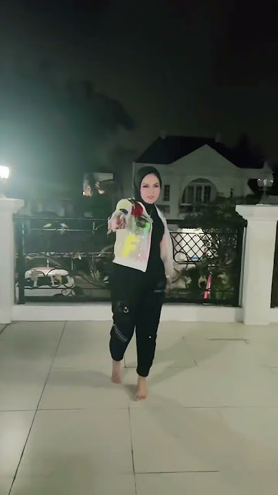Neng Dessy tiktokan India