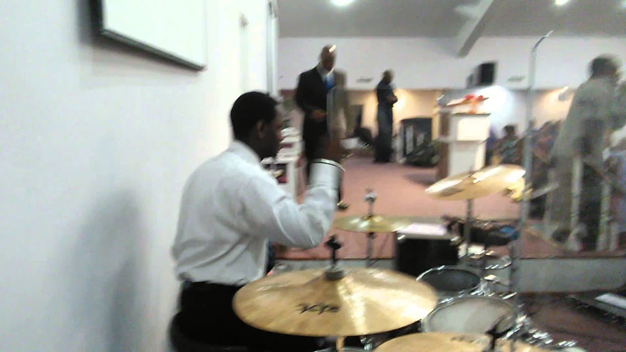 Praise break ft sam crawford