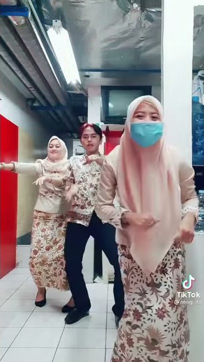 cewrk cantik jilbob main tiktok