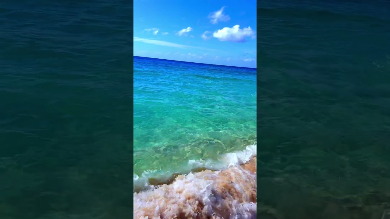 Clear blue water in Hawaii! 