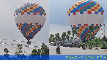 Khinh khí cầu chở 9 người đáp xuống ruộng lúa ở Hà Nội