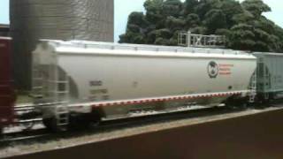 MTH EMD Demos SD70M-2 on freight train
