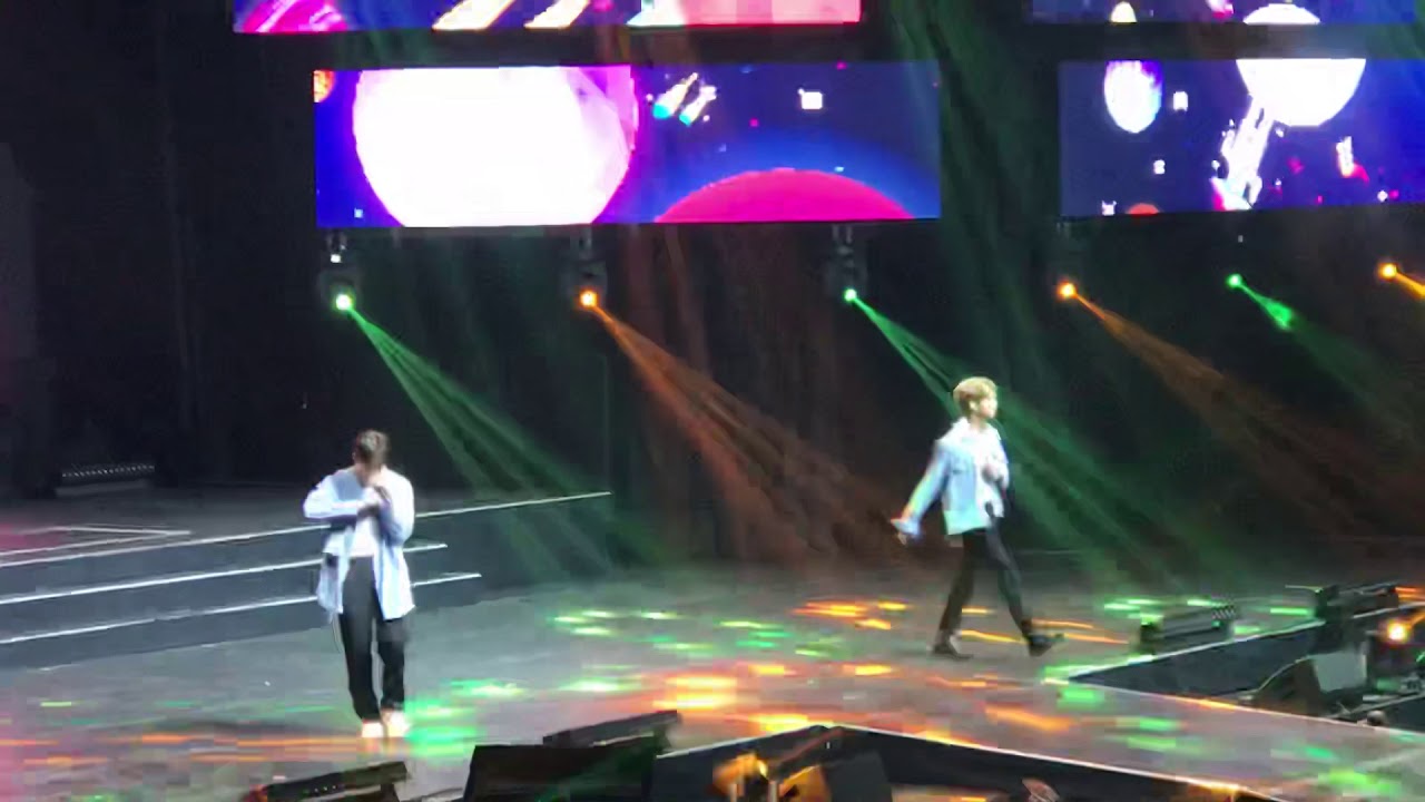 KCON NY 2019 Seventeen - Rocket + Moonwalker (Fan Cam)