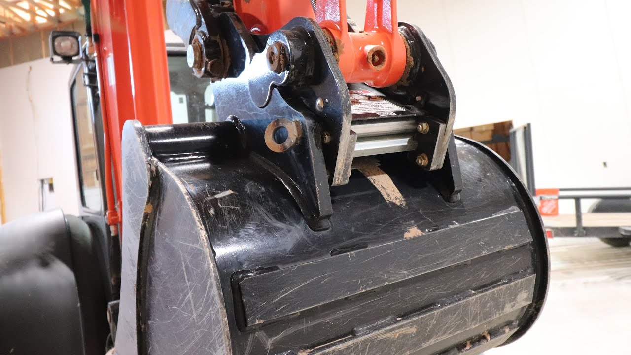 The unlisted option for the kx040-4  k7849 hydraulic quick coupler