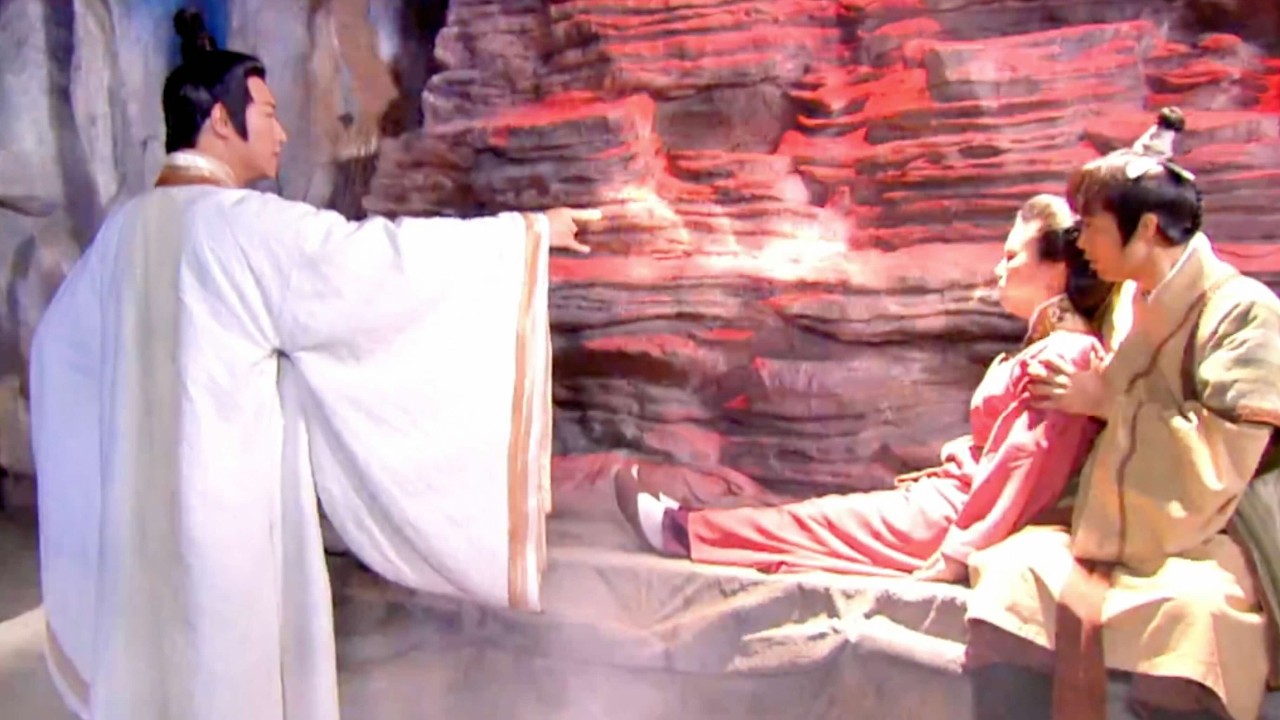 小道士一招救下死去的老婆婆，從鬼門關拉回，全場看呆！💥Chinese Dramas | 陳鍵鋒