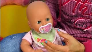 Boneka Baby Annabell dan Baby Born | Belajar Warna dengan Cat Jari