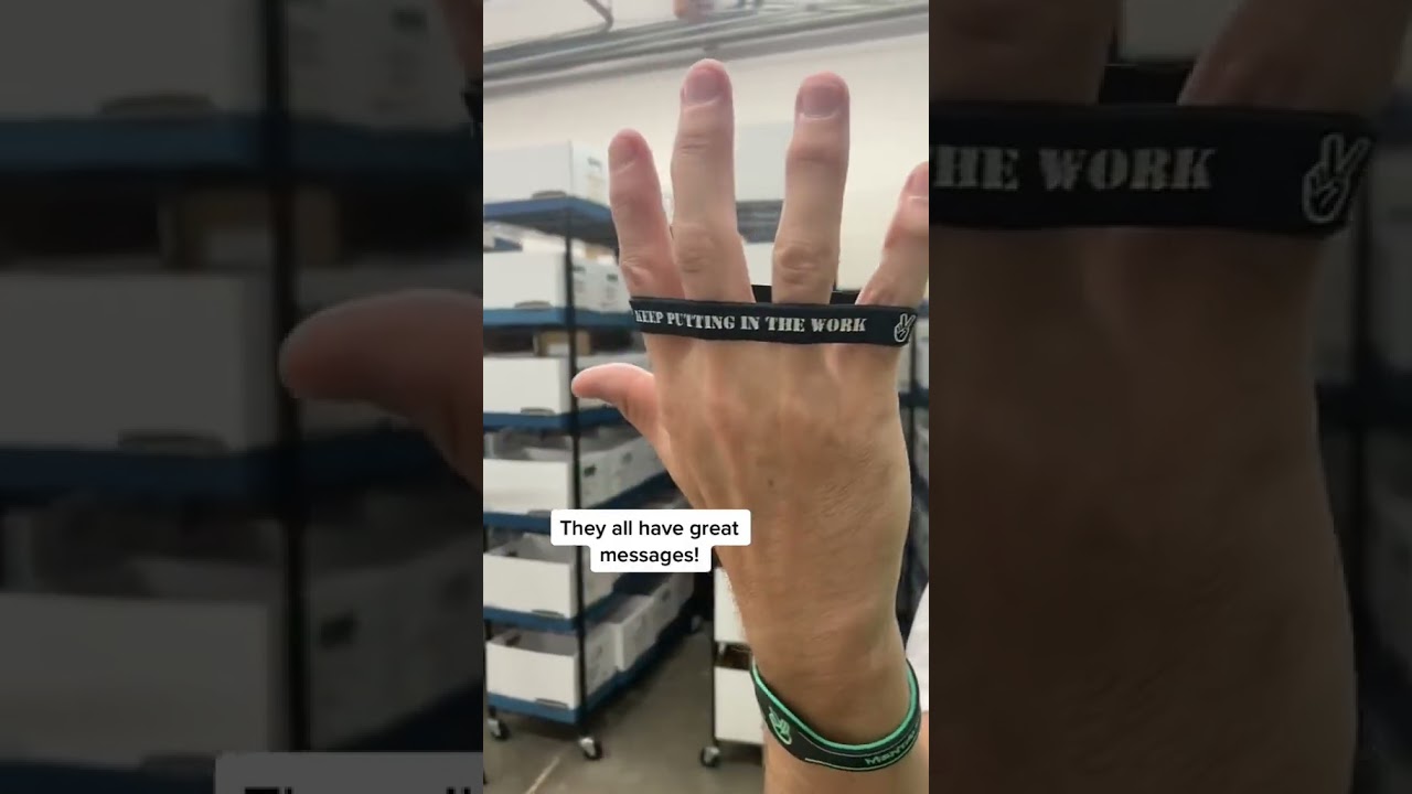 Deuce motivational wristbands keep you inspired on and off the court ✌🏼