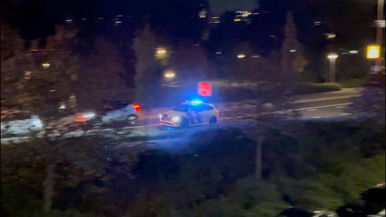 Politieauto’s met spoed naar melding Alphen aan den Rijn - YouTube