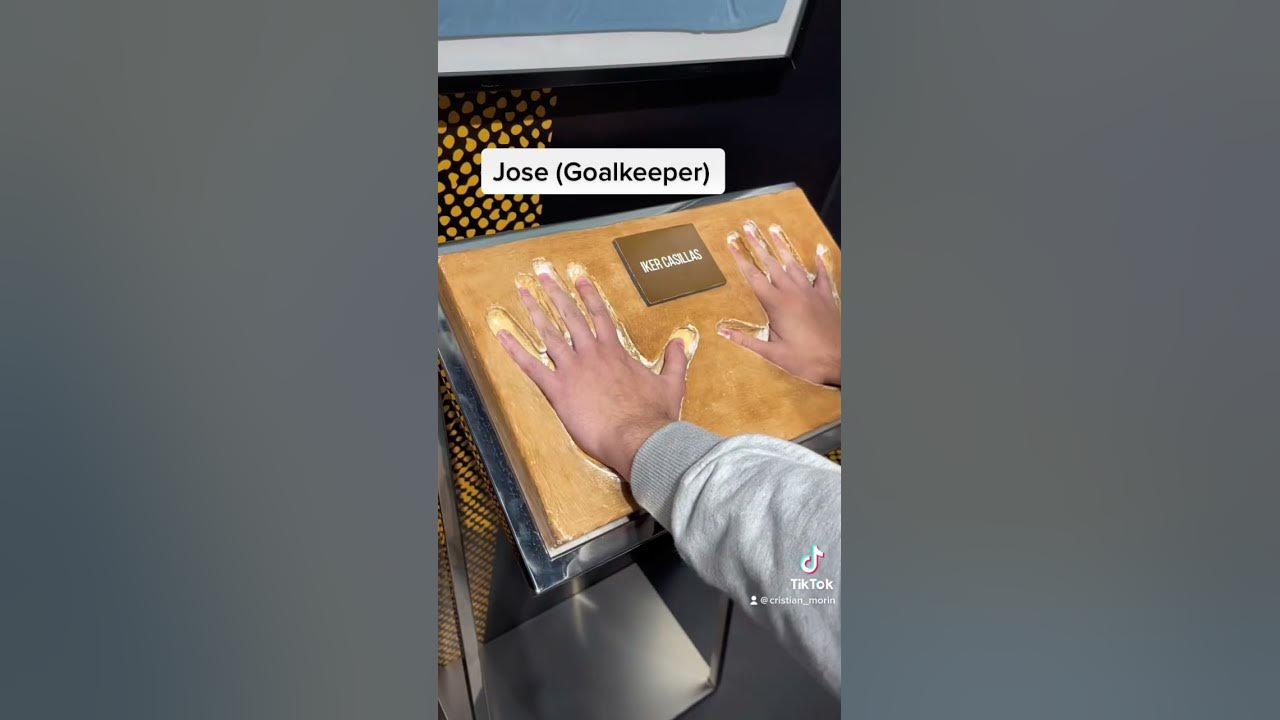 how-big-are-my-hands-compared-to-iker-casillas-hands-football