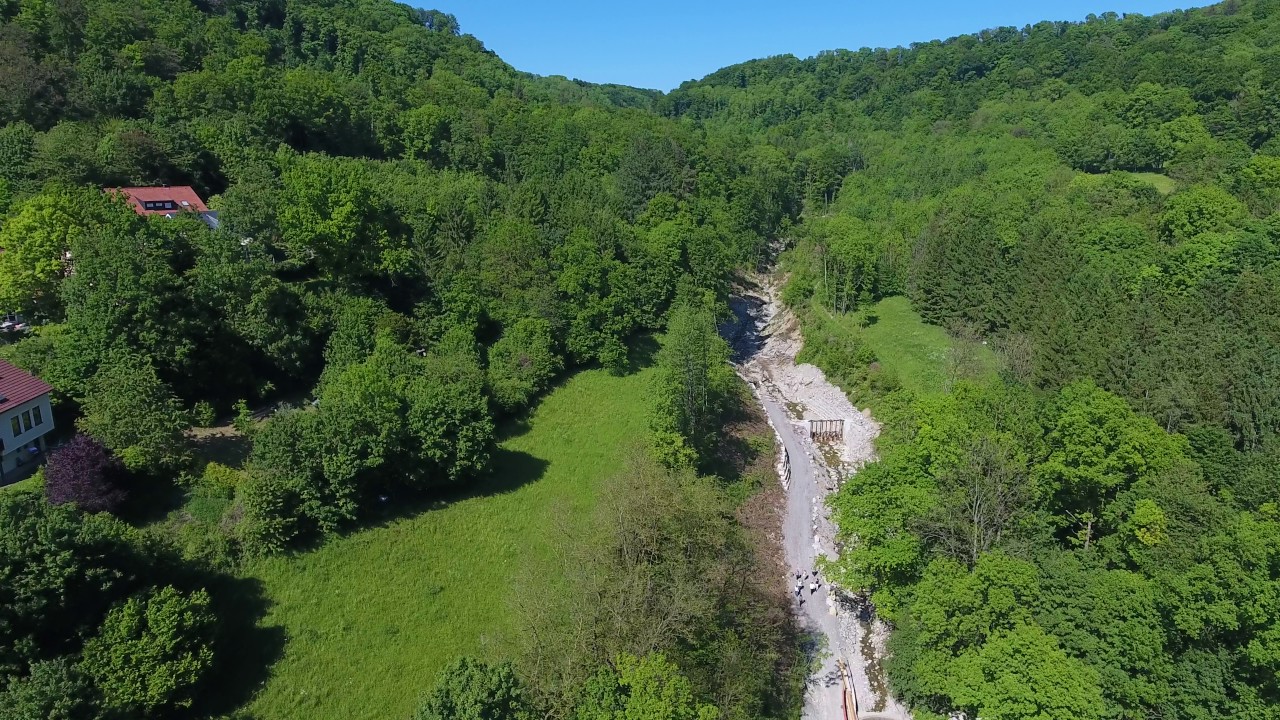 Rundflug über Braunsbach ein Jahr nach der Flut