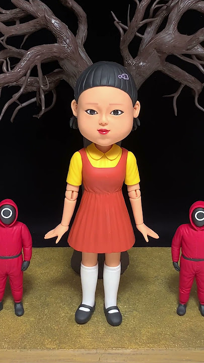 Clay Bobbleheads Take on Squid Game’s Red Light Green Light!