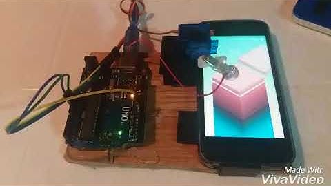 Arduino Robot playing Stack Highscore