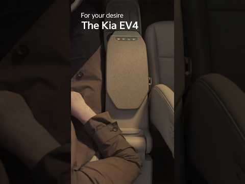 The Kia EV4 l For your <strong>desire</strong> l 회전형 암레스트, 슬라이딩 콘솔 테이블 편