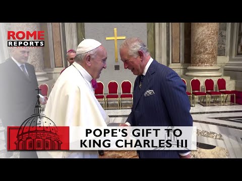 Popefrancis Gifts Relic Of True Cross To Kingcharles Iii