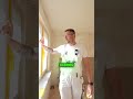 Jedes Fenster wird ordentlich abgeklebt