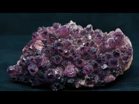 Video: „Cristal” Pentru Orașul Minier