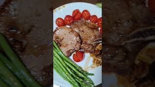 BEEF STEAK WITH BOILED ASPARAGUS VEGETABLE #youtubeshorts #food #asmr #YU