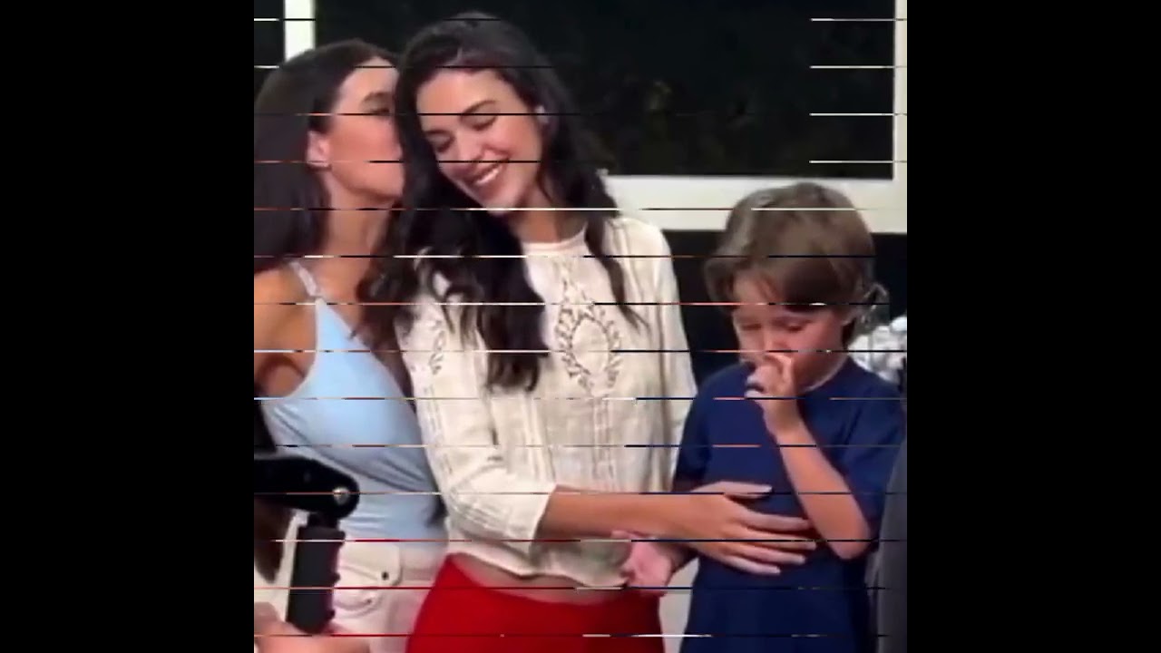 Priscila Buiar and Priscila Reis (Wonderful Tonight)#valu #models #actresses #stupidwife🍻♥️