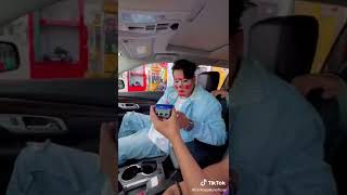 Cuando nadie trae para pagar 😅...