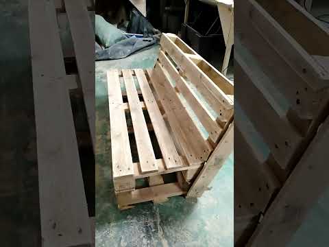 Диванчик из поддонов