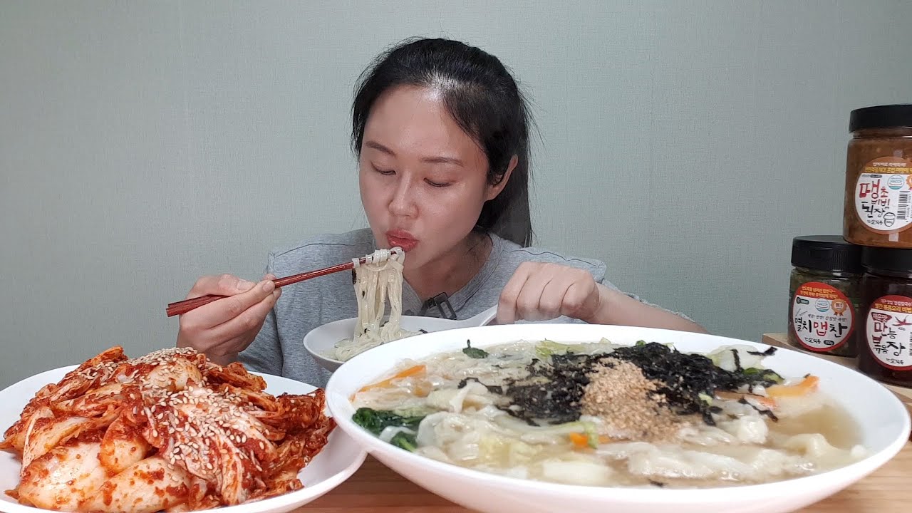 🌧비 오는 날은 칼제비지~🔥 요즘 날씨에 찰떡인 찐 멸치 칼제비 직접 만든 매운 겉절이 야무지게 먹방(ft.땡초비빔된장,맵찬이) spicy mukbang