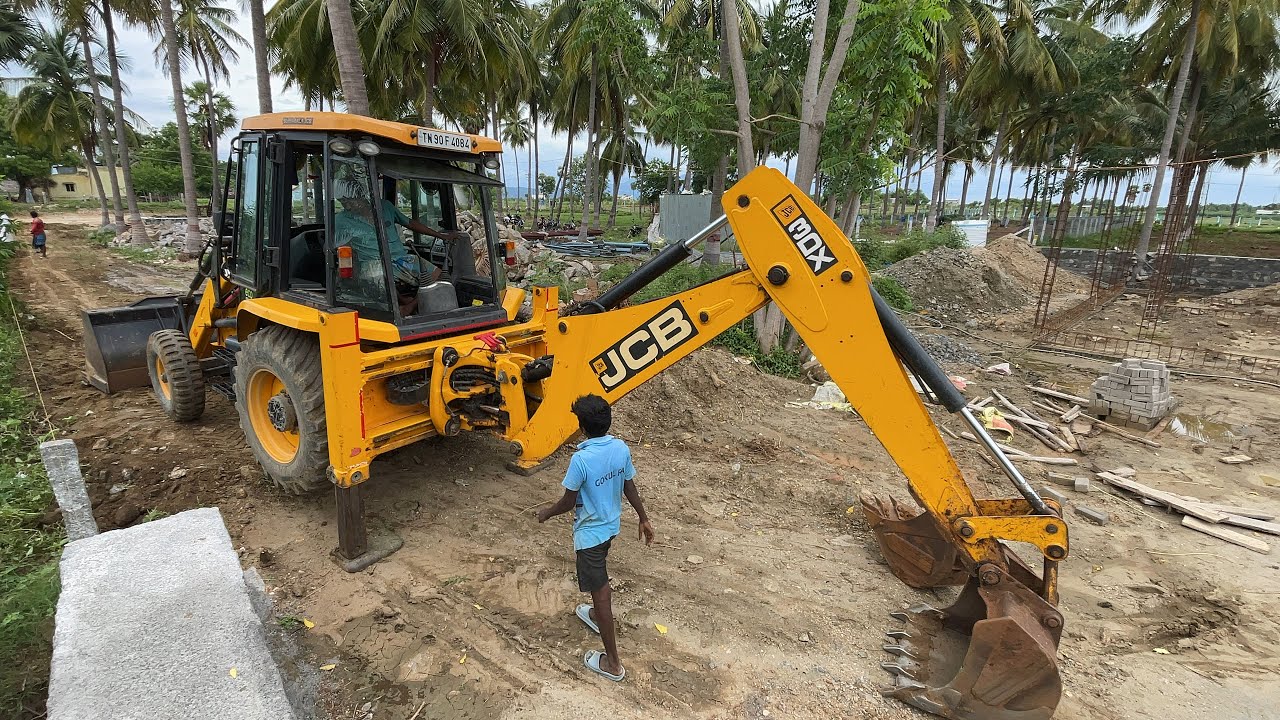 JCB 3DX Backhoe Loader Changing in Big Bucket to Small Bucket - YouTube