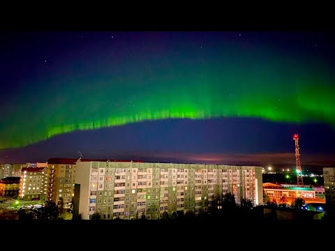Сильная магнитная буря вызвала северное сияние во многих регионах России