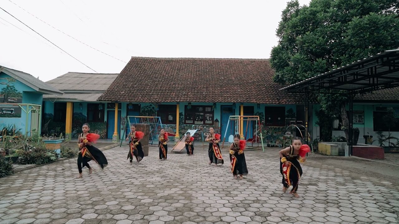 PEL PELAN_KOMUNITAS DAMAR ART BANYUWANGI_GITAMARON LOMBA TARI_PANGGUNG EKSPRESI ANAK INDONESIA'24