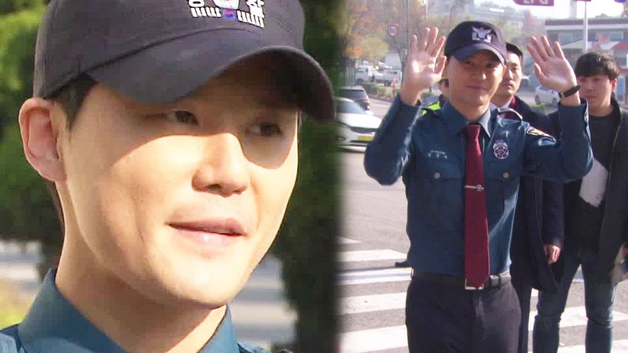 시아준수, 전 세계 팬들 모인 전역 현장 ‘미소 만발’ @본격연예 한밤 85회 20181106