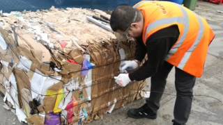 How to tie a cardboard bale.